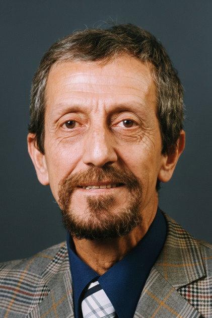 Necdet Yakın