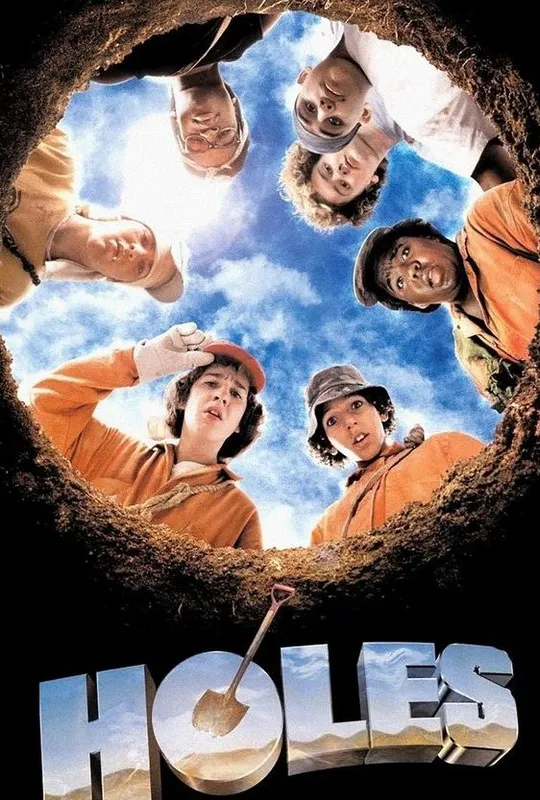 Holes trailer